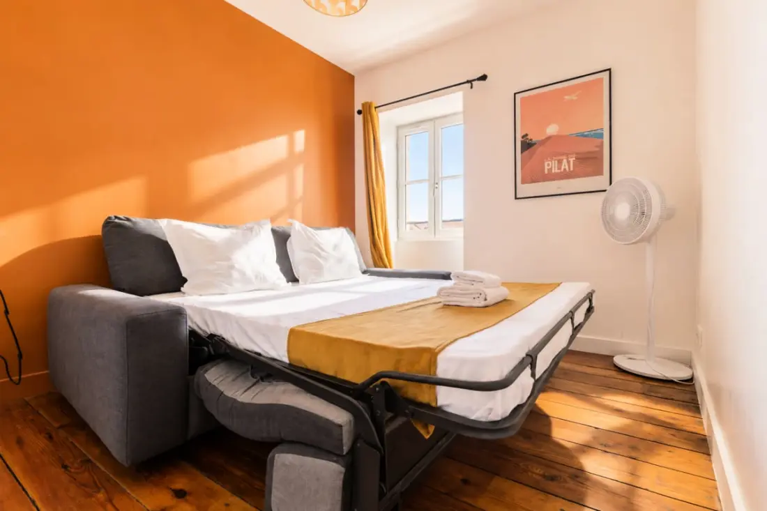 Charmant Et Rayonnant Appartement De 55 M² Situé Dans Le Coeur De Bordeaux