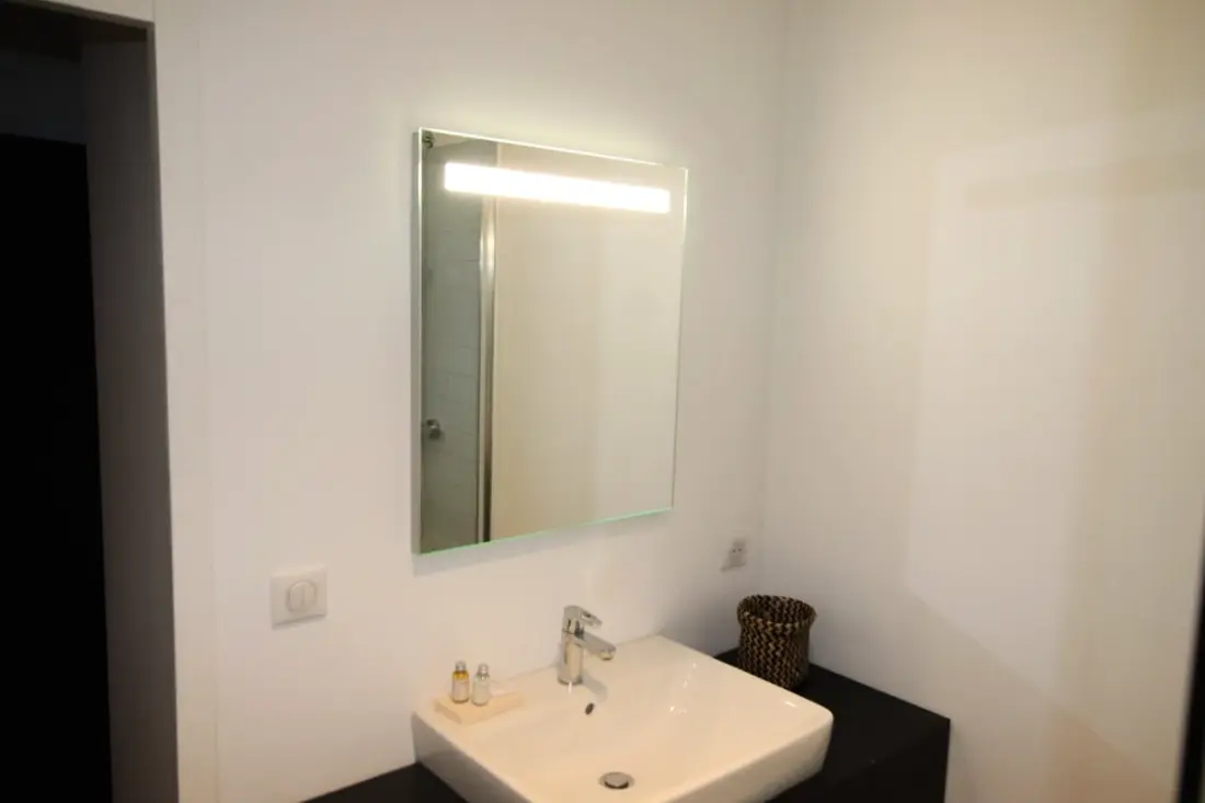 Charmant Et Rayonnant Appartement De 55 M² Situé Dans Le Coeur De Bordeaux
