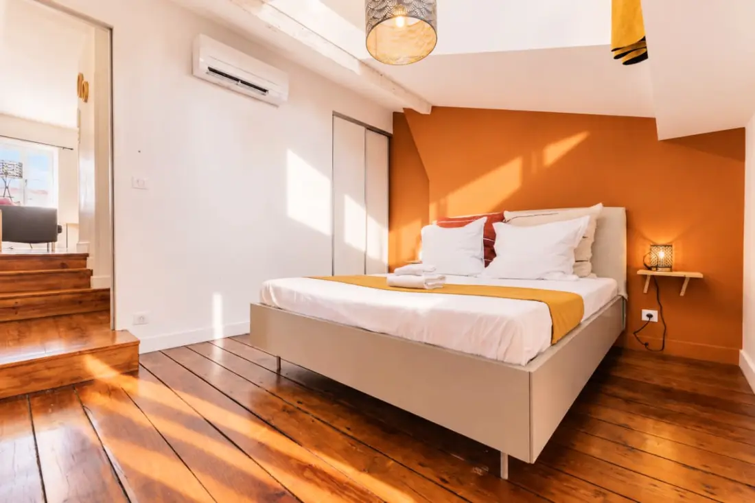 Charmant Et Rayonnant Appartement De 55 M² Situé Dans Le Coeur De Bordeaux