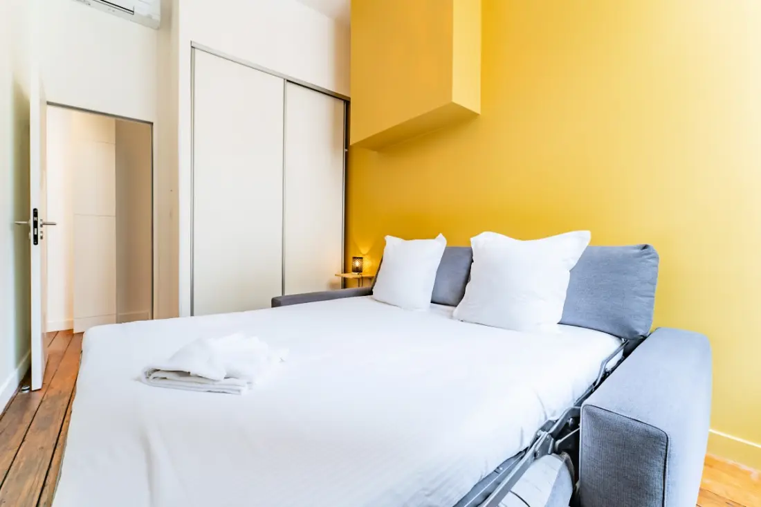 Charmant Et Rayonnant Appartement De 55 M² Situé Dans Le Coeur De Bordeaux