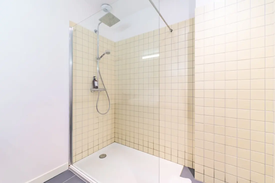 Charmant Et Rayonnant Appartement De 55 M² Situé Dans Le Coeur De Bordeaux