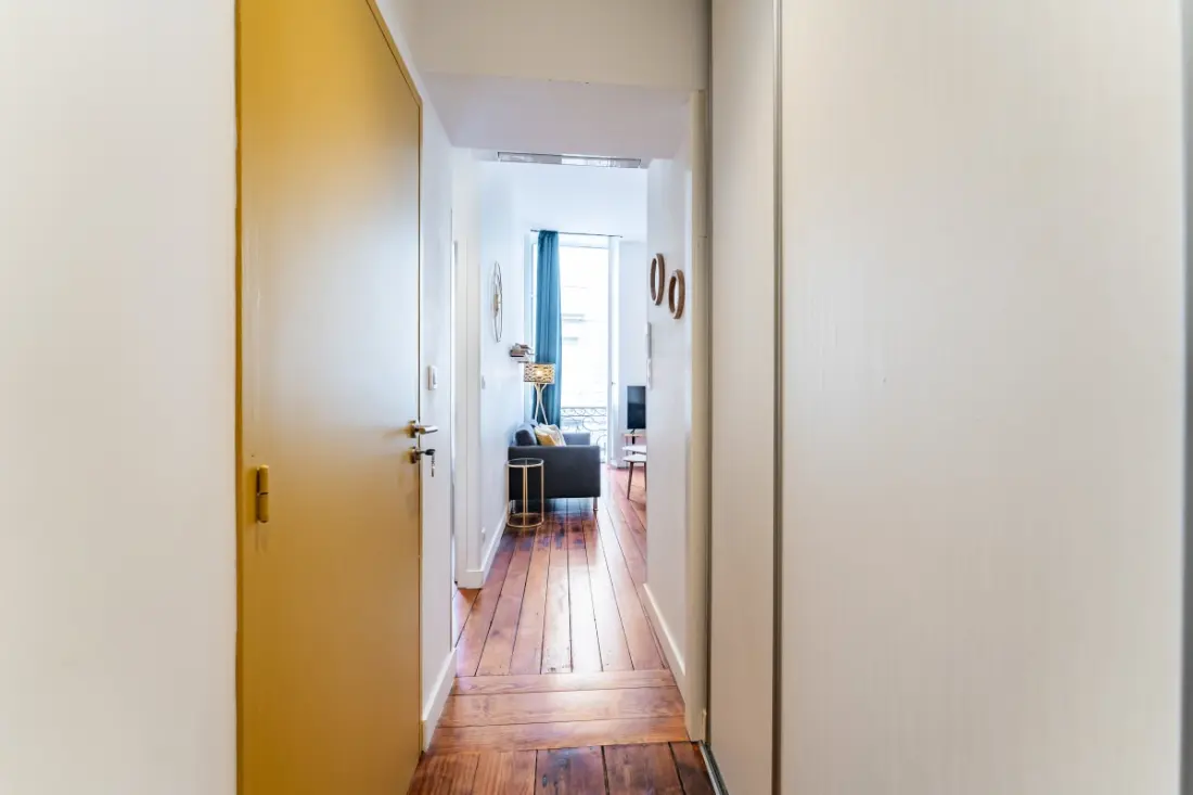 Charmant Et Rayonnant Appartement De 55 M² Situé Dans Le Coeur De Bordeaux