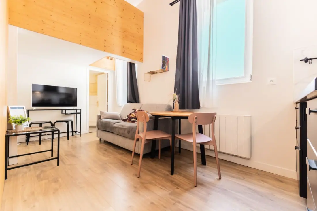 Duplex Confortable Dans La Belle Pierre Placé Au Porte De La Gare St-jean