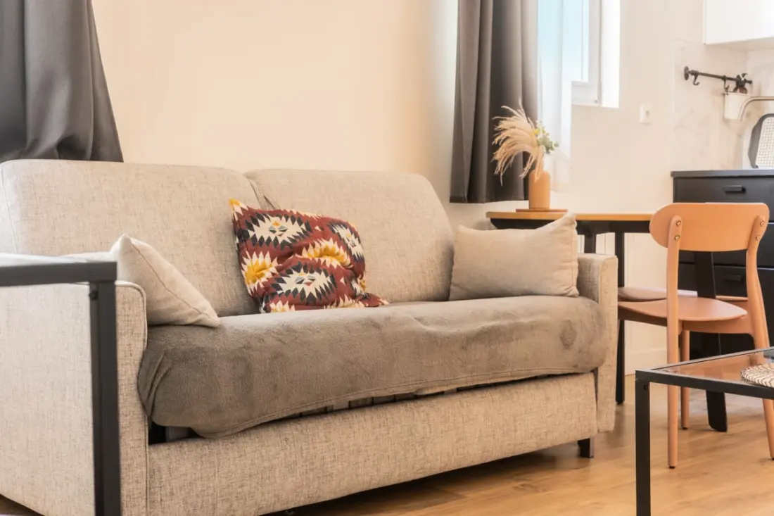 Duplex Confortable Dans La Belle Pierre Placé Au Porte De La Gare St-jean