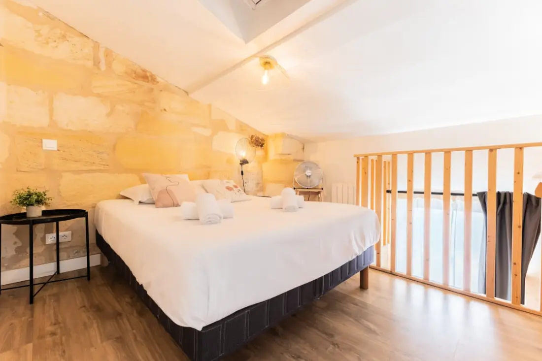 Duplex Confortable Dans La Belle Pierre Placé Au Porte De La Gare St-jean