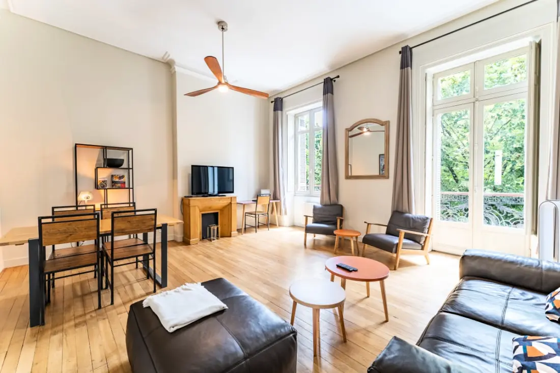Magnifique Et Lumineux T3 De Charme Aux Quinconces Idéal Pour 4 Personnes