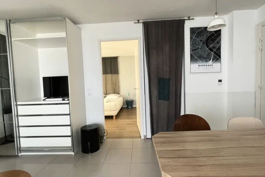 Spacieux Appartement Remarquablement Lumineux Avec Parking à La Cité Du Vin