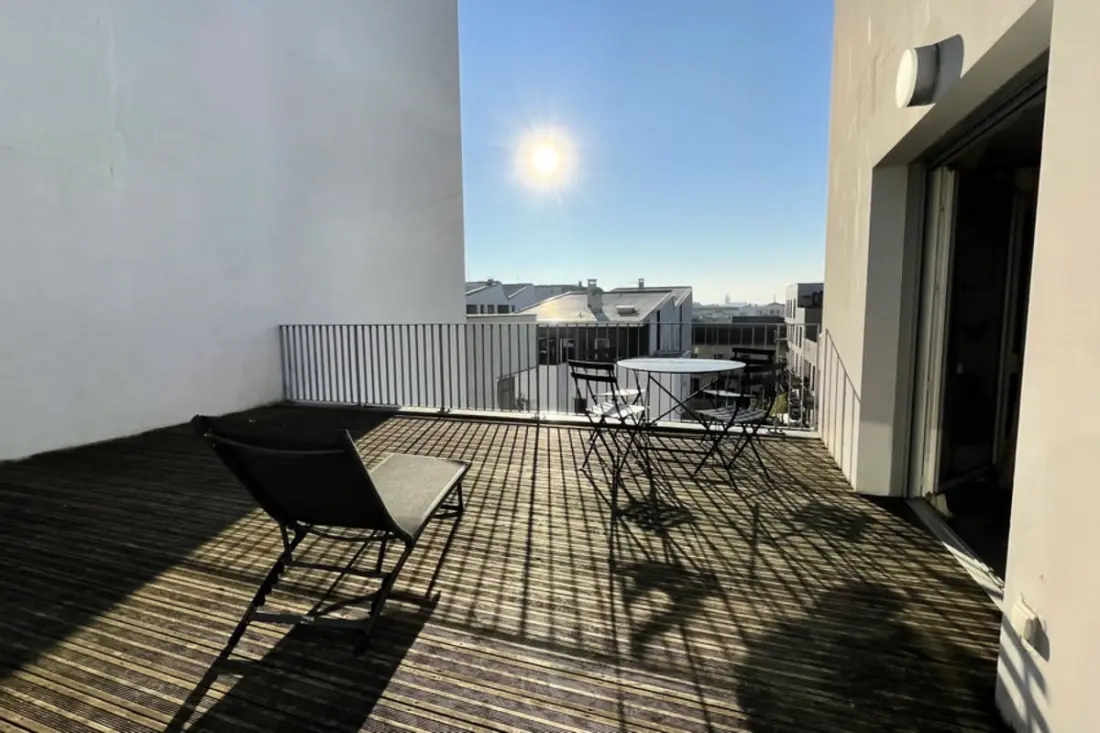 Spacieux Appartement Remarquablement Lumineux Avec Parking à La Cité Du Vin