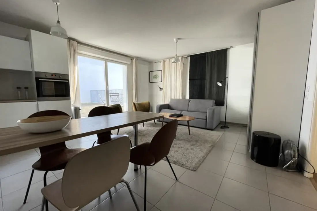 Spacieux Appartement Remarquablement Lumineux Avec Parking à La Cité Du Vin