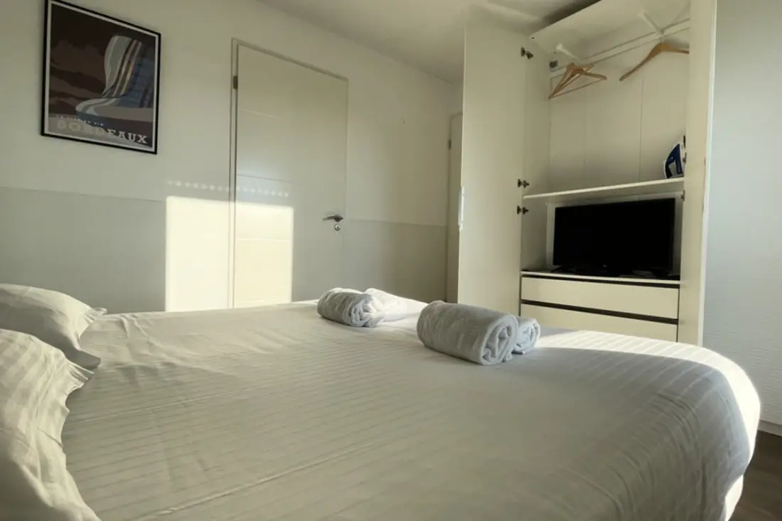 Spacieux Appartement Remarquablement Lumineux Avec Parking à La Cité Du Vin