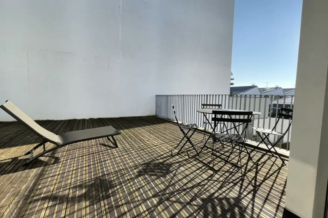 Spacieux Appartement Remarquablement Lumineux Avec Parking à La Cité Du Vin