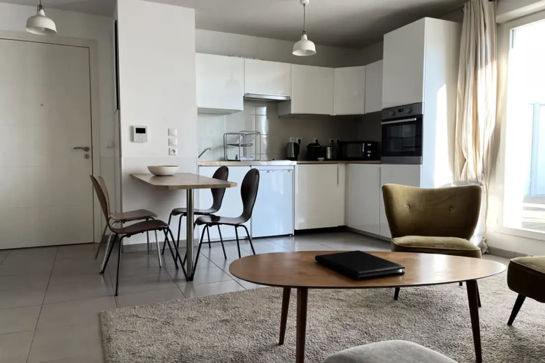Spacieux Appartement Remarquablement Lumineux Avec Parking à La Cité Du Vin