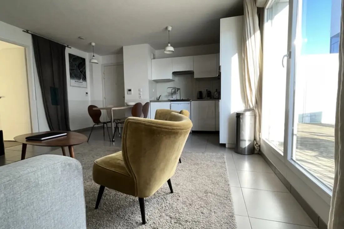 Spacieux Appartement Remarquablement Lumineux Avec Parking à La Cité Du Vin