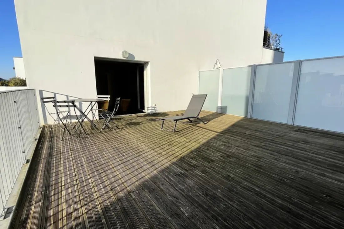 Spacieux Appartement Remarquablement Lumineux Avec Parking à La Cité Du Vin