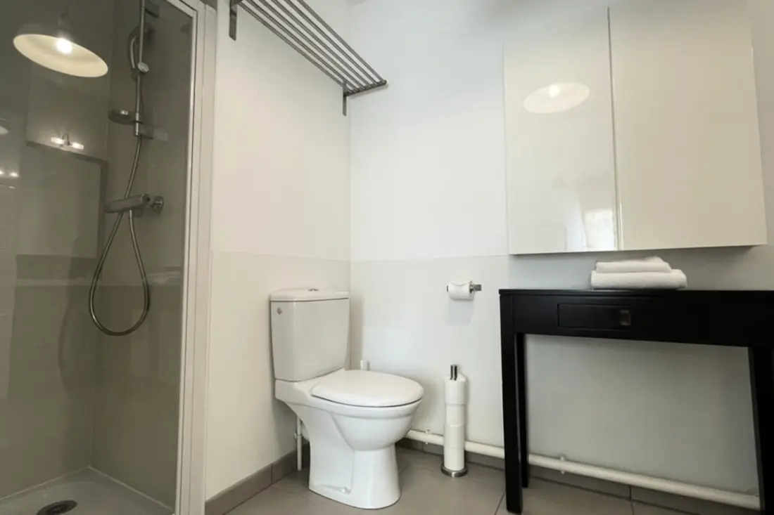Spacieux Appartement Remarquablement Lumineux Avec Parking à La Cité Du Vin