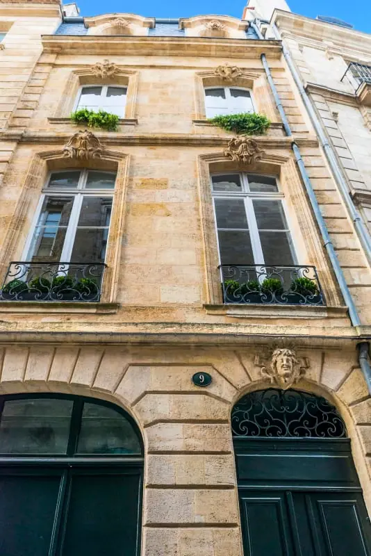 Studio D'architecte Charmant Dans Un Immeuble Du Xviiième Dans Le Centre