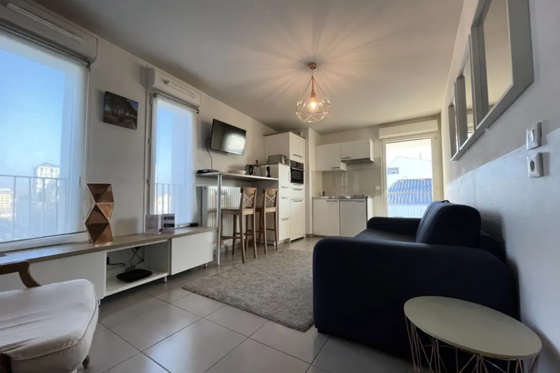 Studio Harmonieusement Aménagé Avec Parking Et Terrasse Vers La Cité Du Vin
