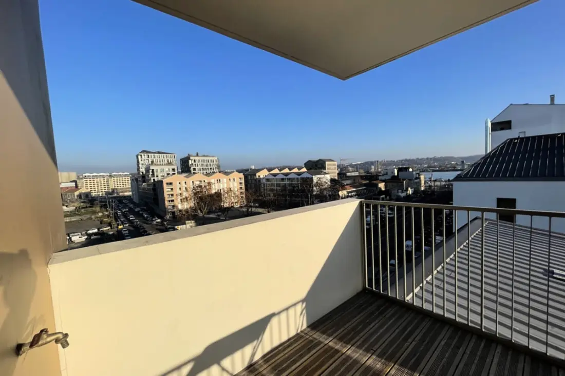 Studio Harmonieusement Aménagé Avec Parking Et Terrasse Vers La Cité Du Vin