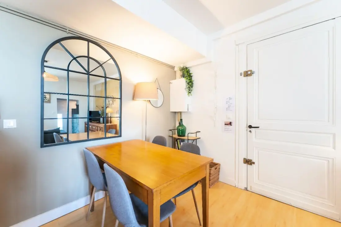 Superbe Appartement Joliment Décoré Pour 4 P Sur Les Quais De Bordeaux