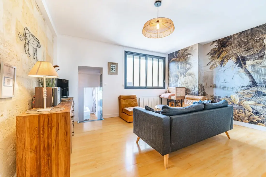 Superbe Appartement Joliment Décoré Pour 4 P Sur Les Quais De Bordeaux