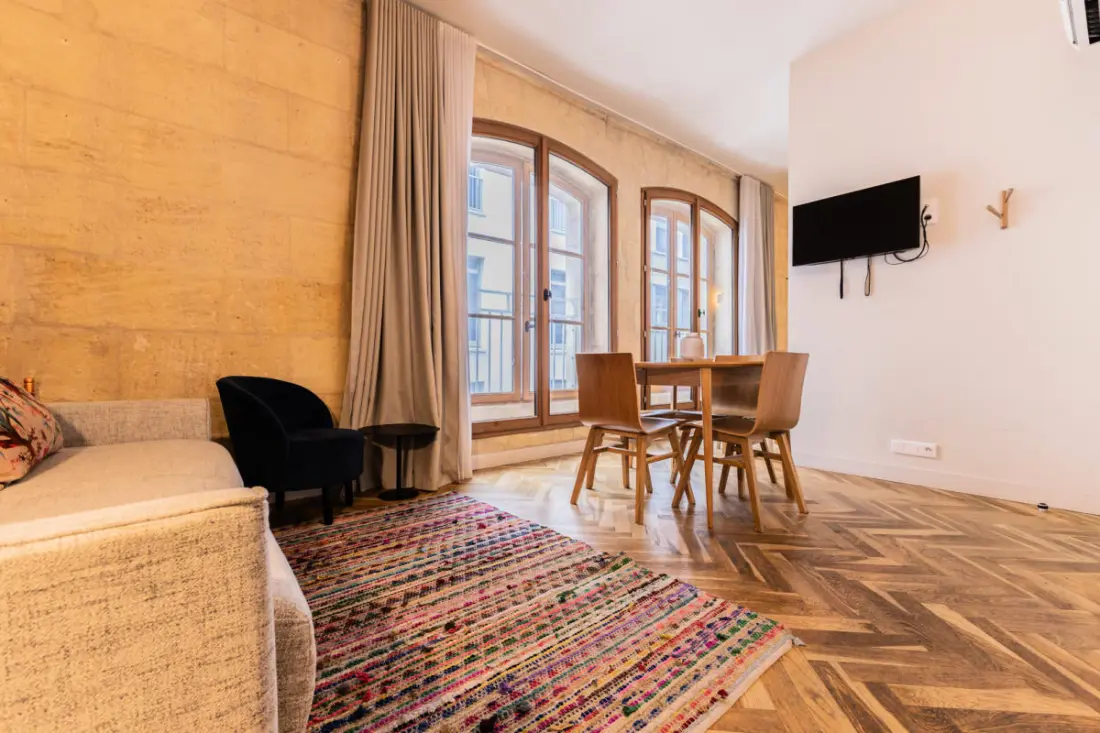 Superbe Appartement Typiquement Bordelais En Hypercentre Pour 4 Personnes