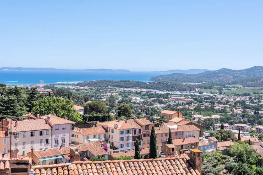 Cosy 36m² Avec Jolie Vue Mer : Centre Village !