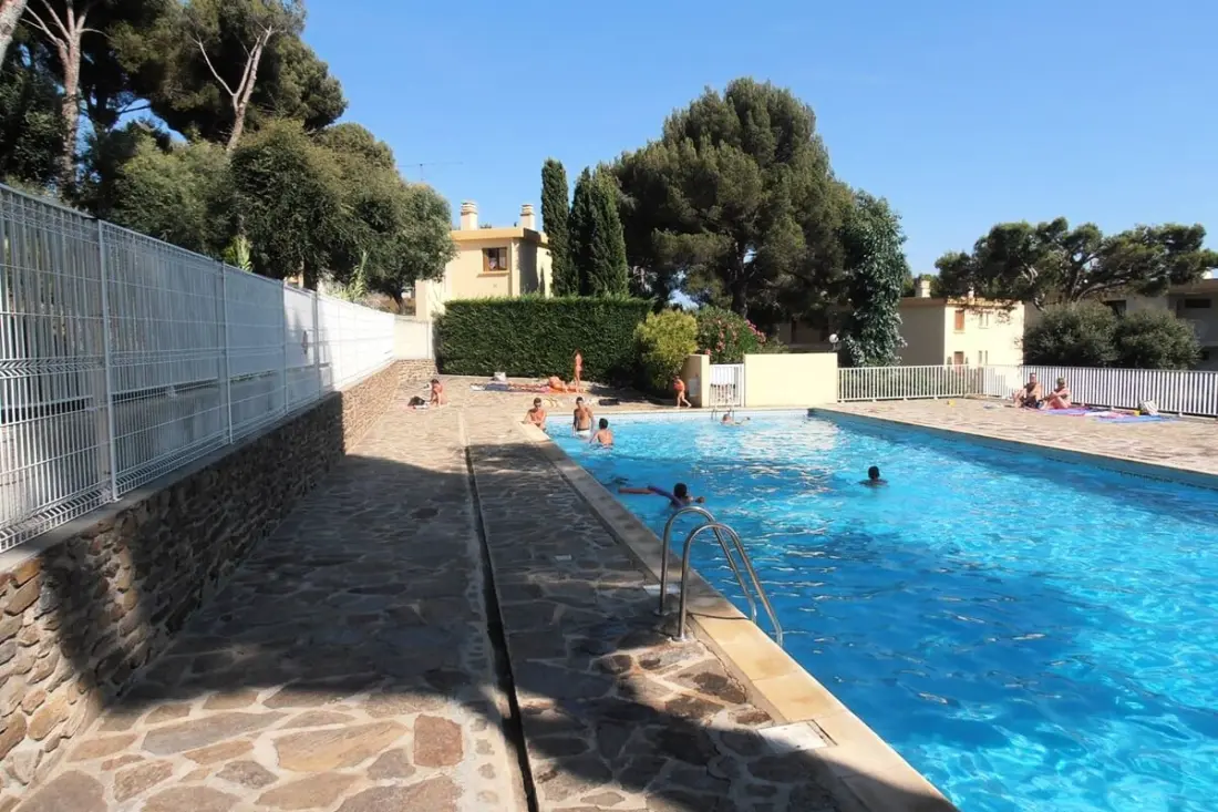 Résidence T3 Récent Dans Résidence Avec Piscine à La Favière