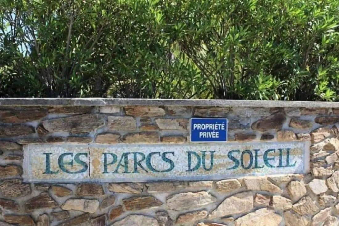 Résidence T3 Récent Dans Résidence Avec Piscine à La Favière