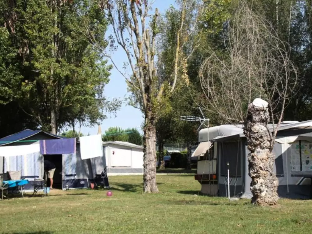 Village Vacances Camping Du Lac 2 étoiles★★