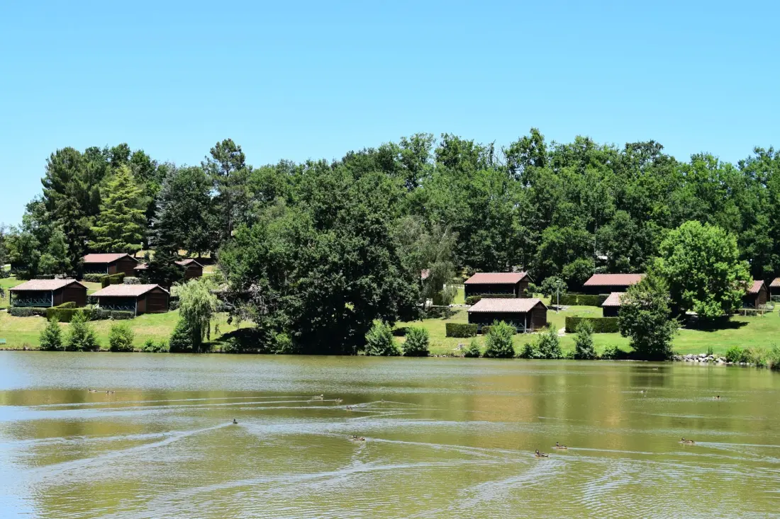 Village Vacances Camping Du Lac 2 étoiles★★