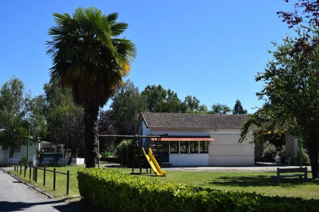 Village Vacances Camping Du Lac 2 étoiles★★