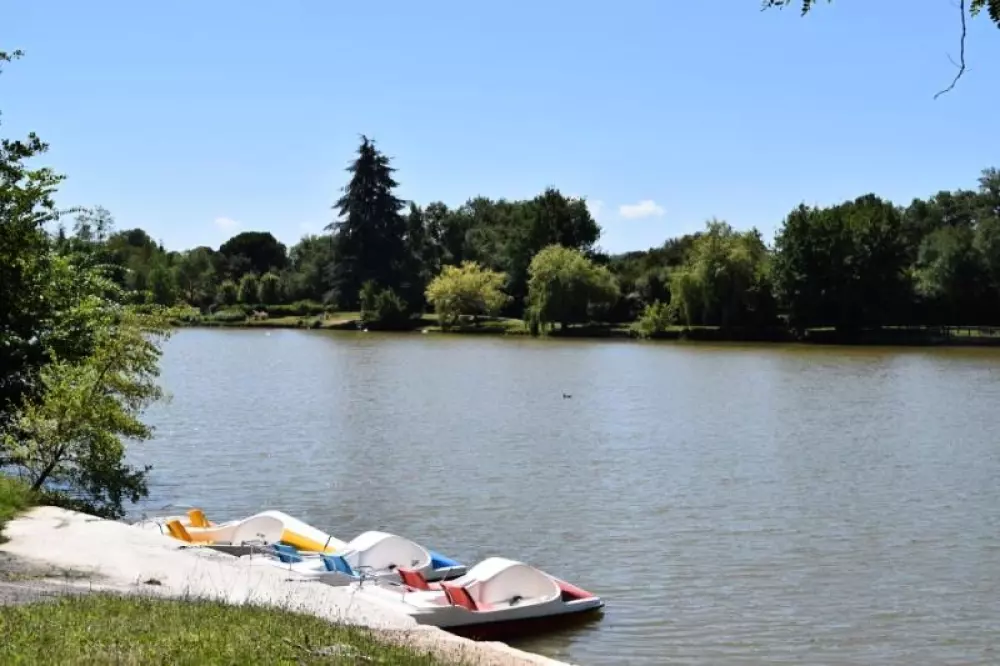 Village Vacances Camping Du Lac 2 étoiles★★