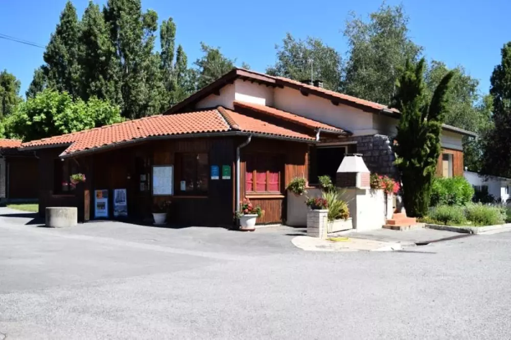 Village Vacances Camping Du Lac 2 étoiles★★