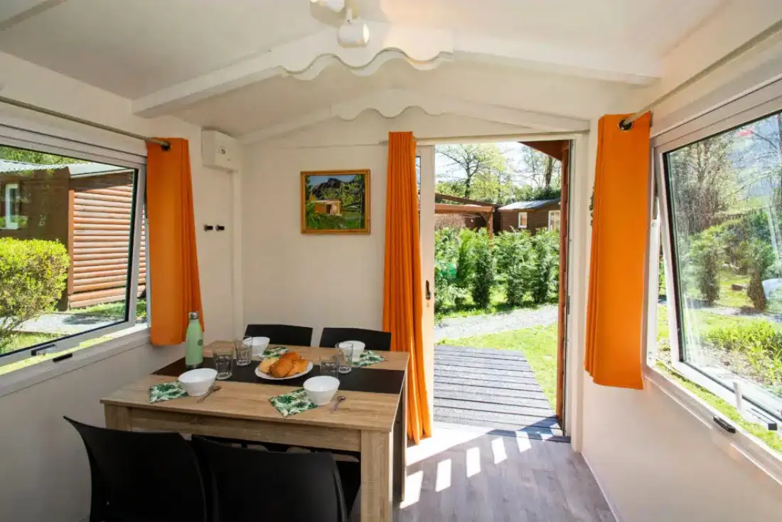 Flower Camping  A La Rencontre du Soleil 4 étoiles★★★★