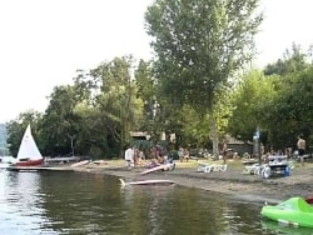 Azzurro Camping Village - Lake Bracciano 4 étoiles★★★★