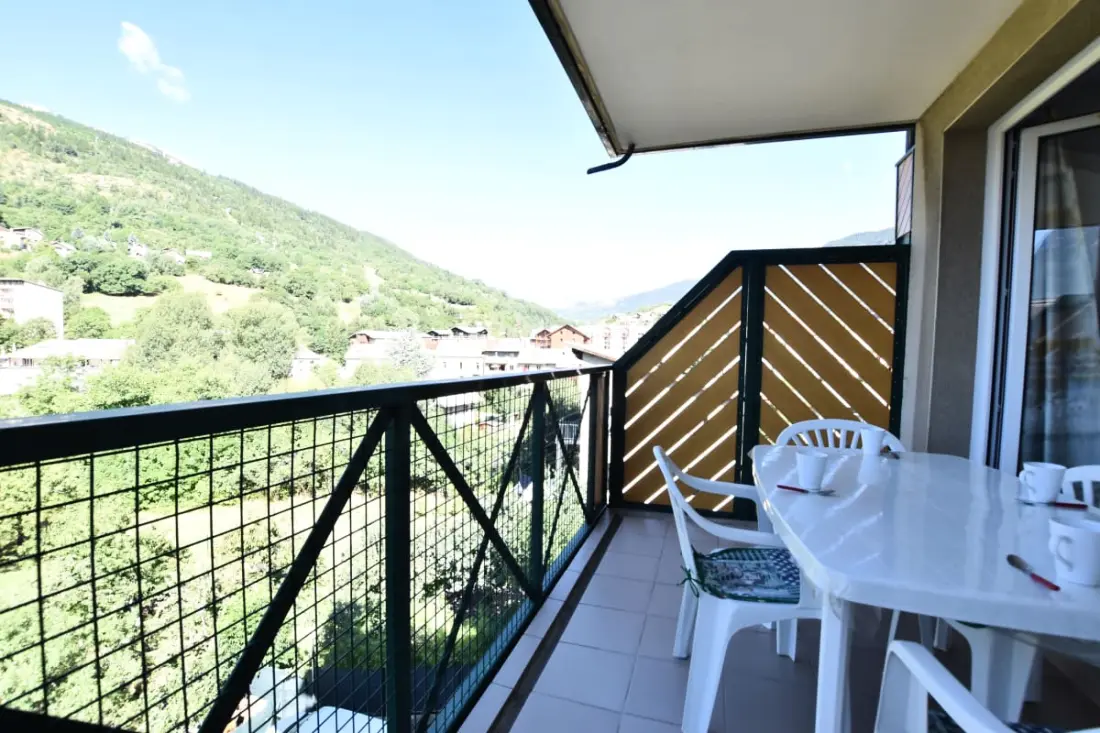Confortable 30m² : Balcon Et Vue Montagne
