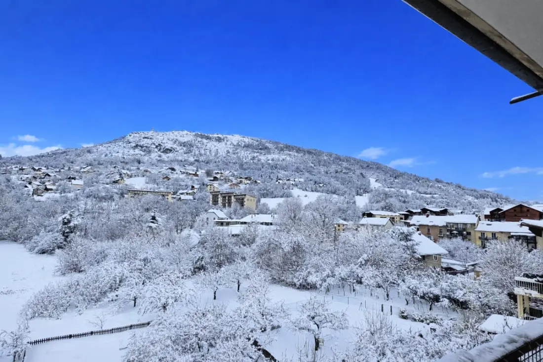 Confortable 30m² : Balcon Et Vue Montagne
