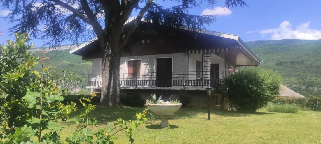 Maison De Charme Avec Superbes Vues