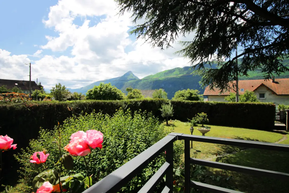 Maison De Charme Avec Superbes Vues