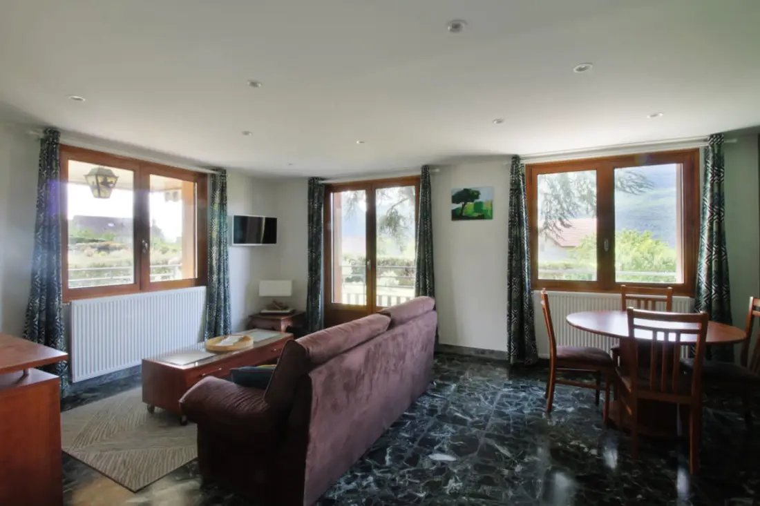 Maison De Charme Avec Superbes Vues