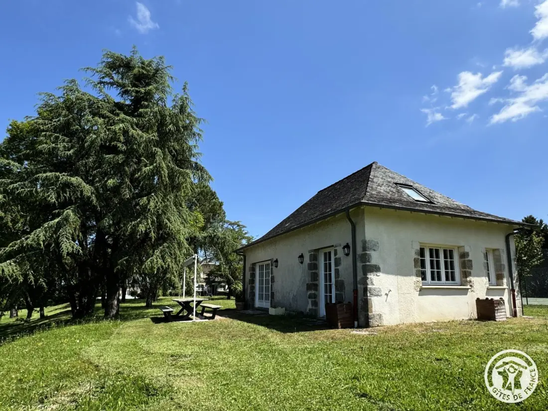 Gîte de France Pool house et tennis 3 épis