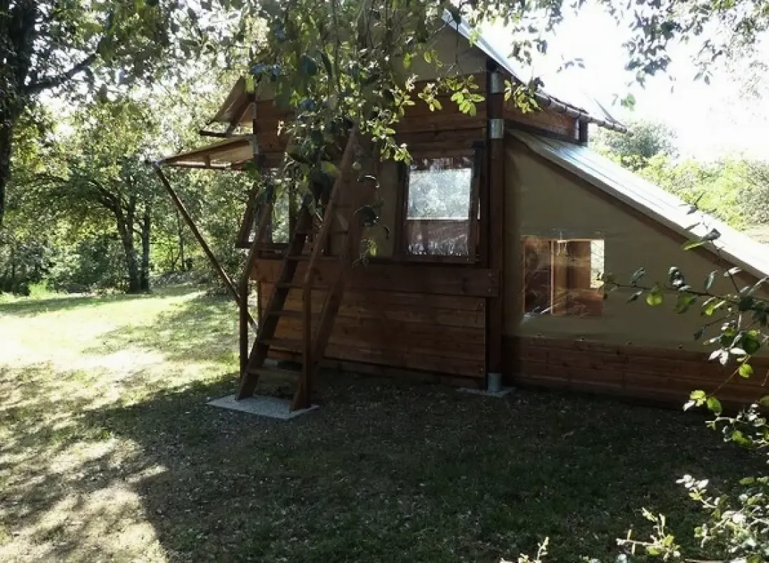 Flower Camping Le Martinet Rouge 3 étoiles★★★