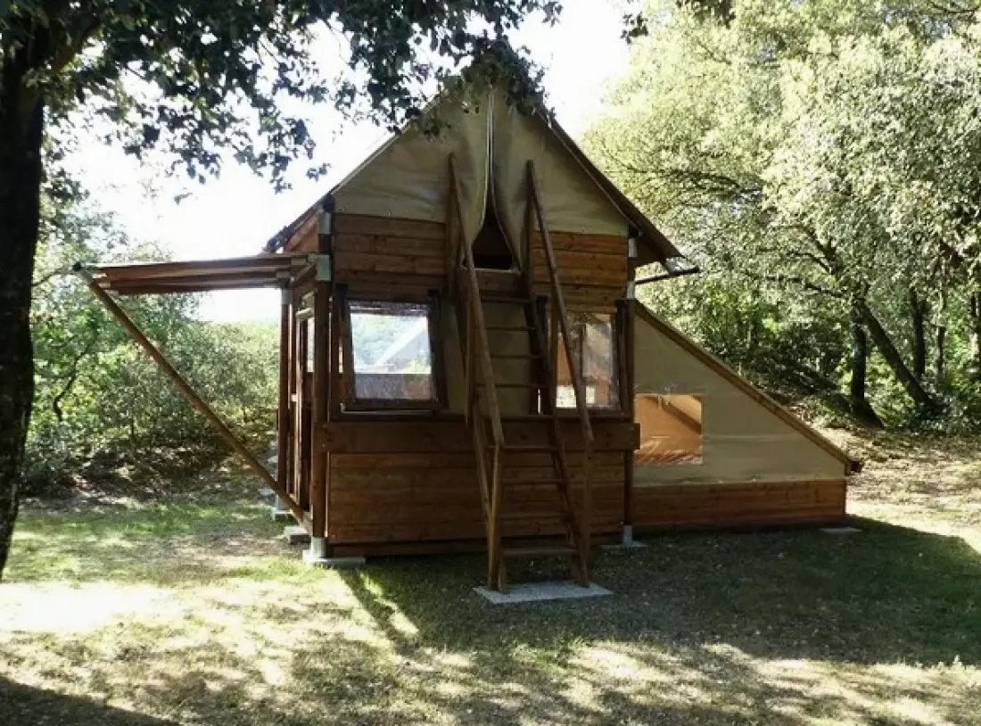 Flower Camping Le Martinet Rouge 3 étoiles★★★