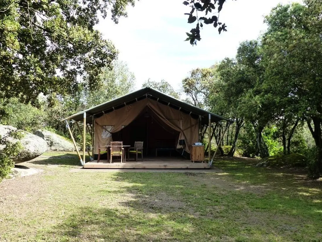 Flower Camping Le Martinet Rouge 3 étoiles★★★