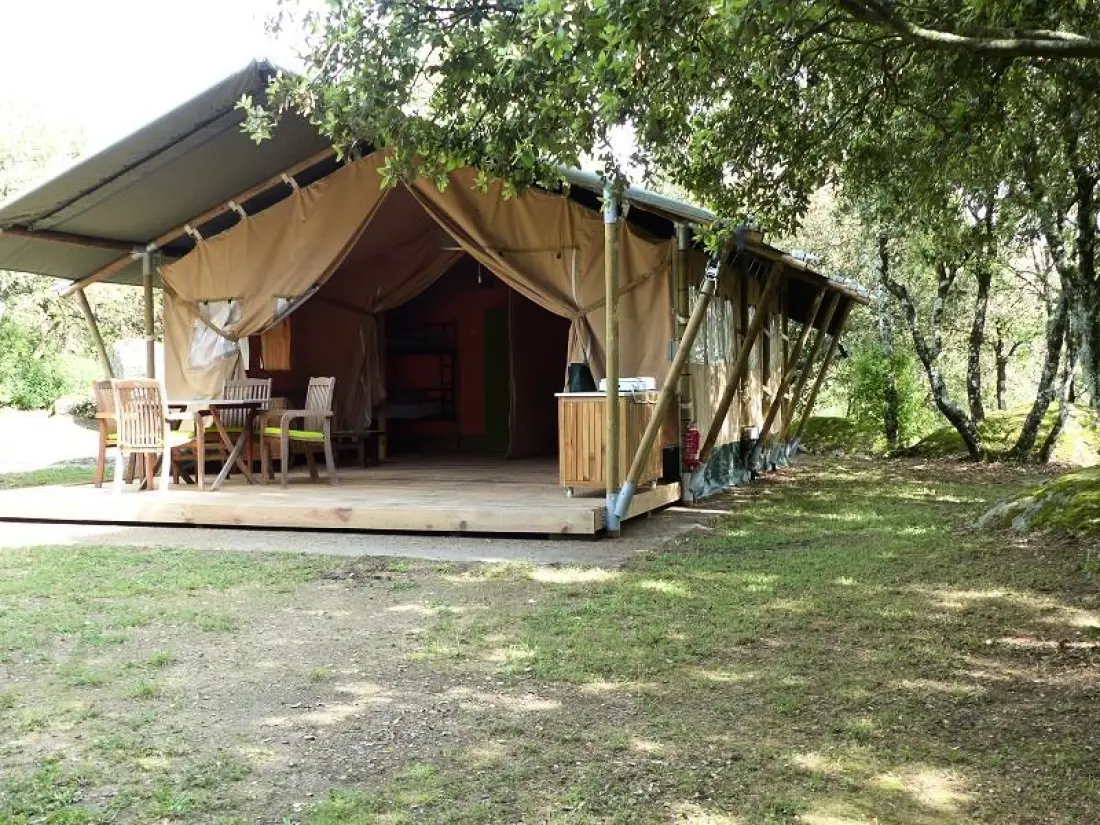 Flower Camping Le Martinet Rouge 3 étoiles★★★