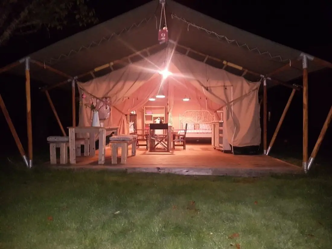 Flower Camping Le Martinet Rouge 3 étoiles★★★