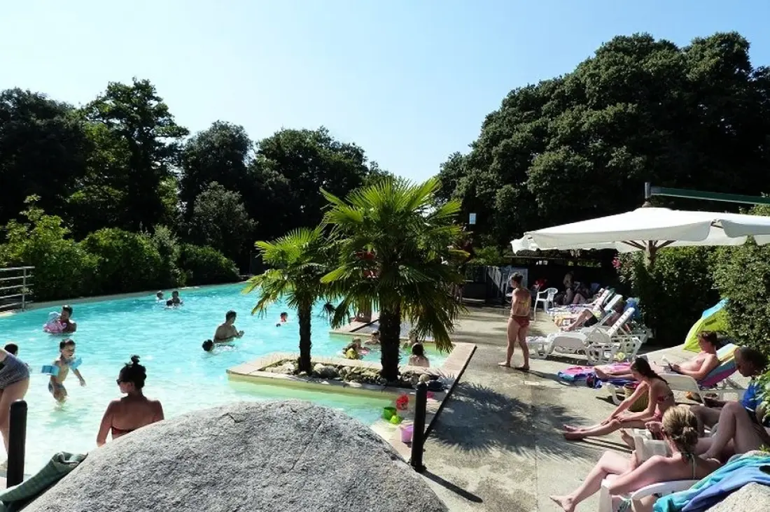 Flower Camping Le Martinet Rouge 3 étoiles★★★