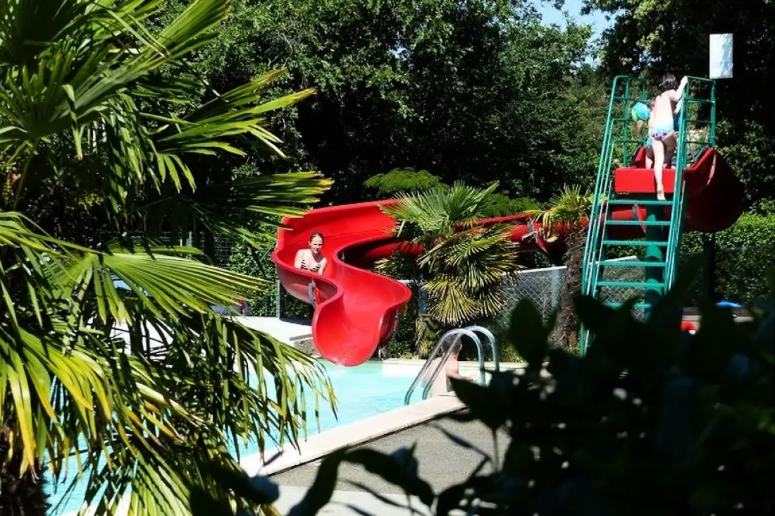 Flower Camping Le Martinet Rouge 3 étoiles★★★