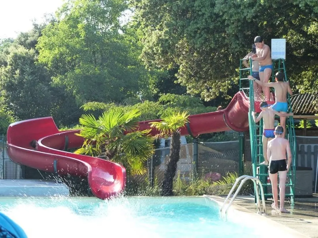Flower Camping Le Martinet Rouge 3 étoiles★★★