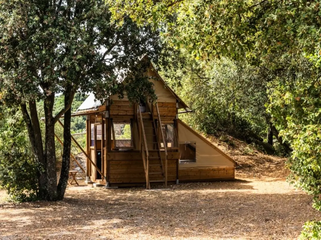 Flower Camping Le Martinet Rouge 3 étoiles★★★